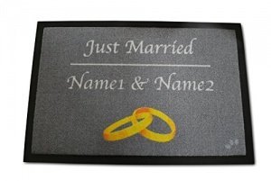 Die romantische "Just Married" Fußmatte mit Ihrem Wunschnamen