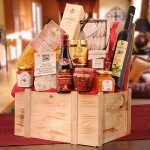 Italia De Luxe Delikatessen in Holztruhe Präsentkorb
