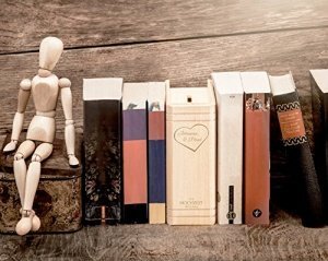 Spardose - Buch aus Holz zur Hochzeit mit Gravur - "Namen im Herzen zur Hochzeit " - Personalisiert 