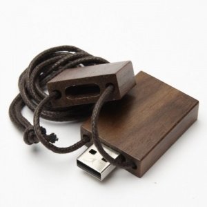 8 GB USB Stick aus Holz 