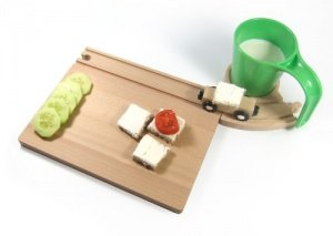 Eisenbahn Frühstücks Brettchen Set für Brio Eisenbahn mit Tasse in rot blau grün oder gelb (Farb