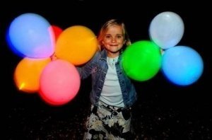 Leuchtende LED-Luftballons 15er-Set weiß