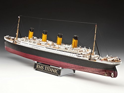 Revell Modellbausatz 05715 - Geschenkset 100 Jahre Titanic im Maßstab 1:400