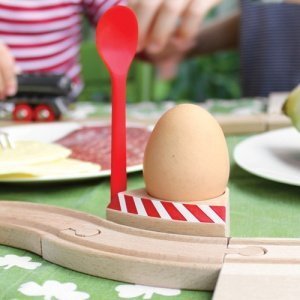 EIER-SCHRANKE Eierbecher mit Schiene