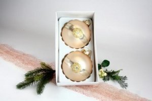 2 Christbaumkugeln Champagner mit Dekor 