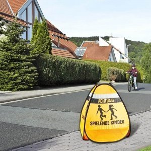 3D-Straßenwarnschild "Spielend