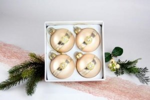 4 Christbaumkugeln Champagner mit Dekor 