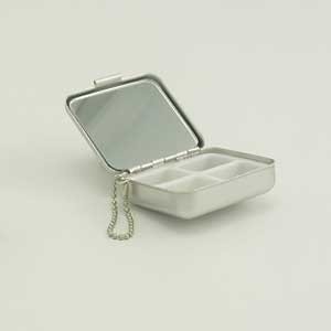 4-fach unterteilte Pillendose aus Metall