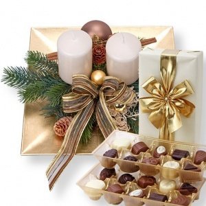 Adventslicht Goldglanz und Pralinen