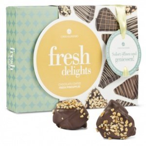 Ananas mit Mandelstückchen