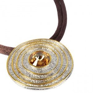 Anhänger Rhonda mit Seidenband, (Abb. 1)