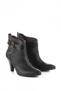 Ankle Bootie mit Riemen + Schnalle