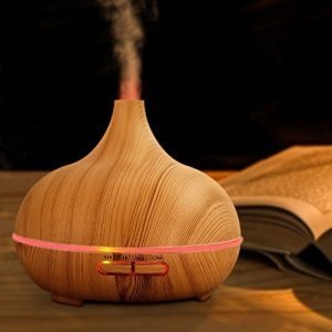 Aroma Diffuser Holz, marsboy 300ml LED Aroma Diffuser, Holzmaserung Luftbefeuchter mit 7 Farbwechsle