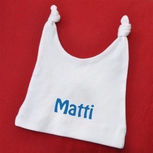Babymütze weiß mit Namen personalisiert!