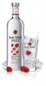 Bacardi Razz mit Longdrinkglas