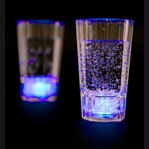 Blinkende Schnapsgläser - Trinkspiel