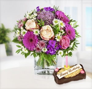 Blütenzauber mit Happy Birthday Törtchen