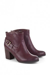 Bootie mit Schnalle + Blockabsatz