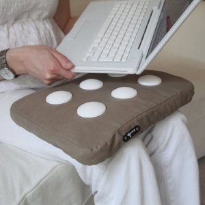 Bosign SURF PILLOW Laptop Kissen braun-w