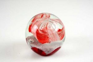 Briefbeschwerer 8 cm weiß/rot