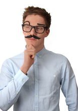 Brille mit Augenbrauen und Schnurrbart