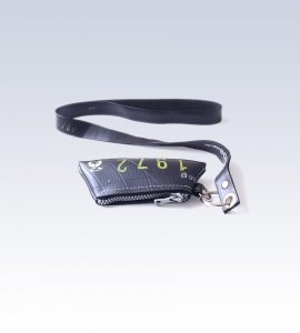 Bß?RSE MIT SCHLÜSSELGUMMI