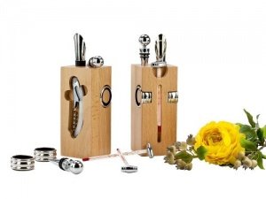 Buche-Block mit Wein-Accessoires