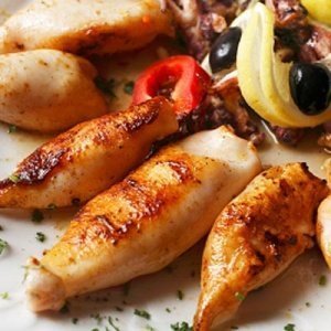 Calamaris zum Grillen Calamaretti per Gr