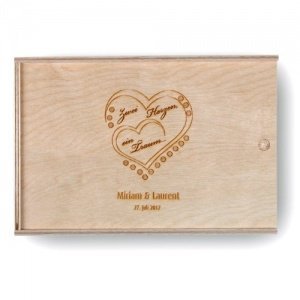 Geschenkbox mit persönlicher Gravur zur Hochzeit - Zwei Herzen...