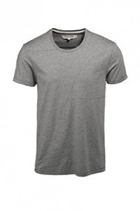 Cool konstruiertes T-Shirt