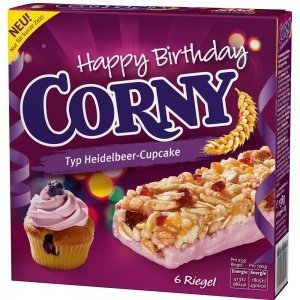 Corny "Happy Birthday" Heidelbeer-Cupcak
