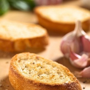 Crostini mit Knoblauch Bonta Lucane Cros