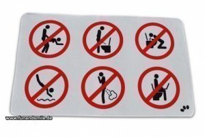 Der Badeteppich mit Verbotszeichen