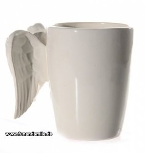 Die edle Tasse mit Flügeln eines Engels
