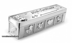 Die silberne Dose für die Geburtsurkunde