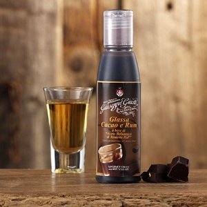 Dunkle Balsamicocreme mit Kakao und Rum 