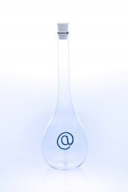 Edelglasflasche E-Mail