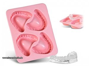 Eiswürfel in Gebiss-Form (Frozen Smiles)