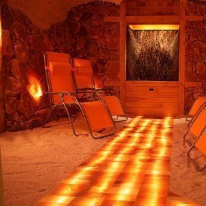 Erholung in der Salzgrotte und Massage -