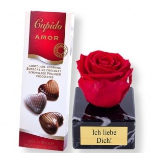 Ewige Liebe und Pralinen-Herzen