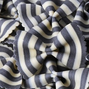 Farfalle Schmetterlingsnudeln Zebra schw