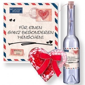 Flaschenpost Airmail und Weingummi-Herz 