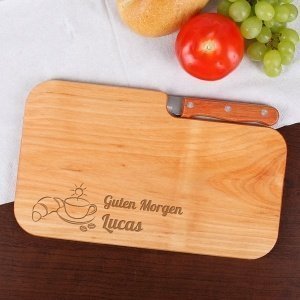 Frühstücksbrett mit Messer und