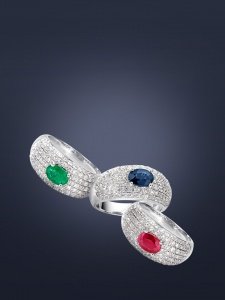 Funkelnder Damenring mit 1 Farbstein und