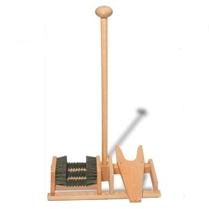 Fussabtreter mit Stiefelknecht aus Holz
