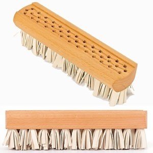 Fussel-Bürste aus Buchenholz mit Naturka