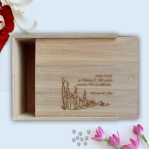 Geschenkverpackung aus Holz mit persönli