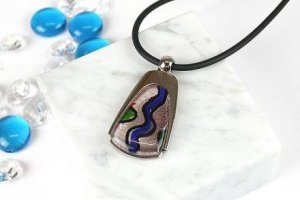 Glasschmuck mit Metall Dekor 1