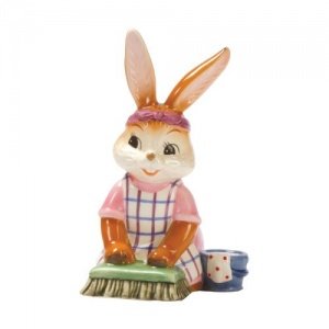 Goebel Frühjahrsputz Häschen beim Putzen