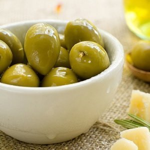 grüne Oliven mit Stein Olive Verdi Noi V